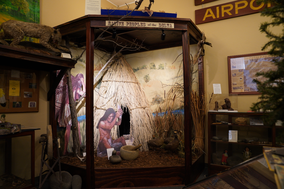 https://antiochonthemove.com/wp-content/uploads/2021/04/Miwok-and-Native-American-Display-at-the-Antioch-Historic-Museum-1.jpg